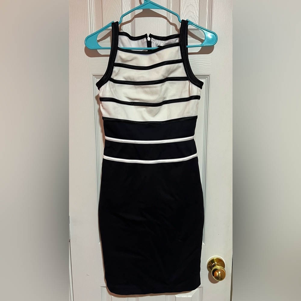 White House Black Market Black and White Sheath Dress Size 00